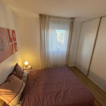 6 Personnes Proche Centre * Saint-Raphael (Var)