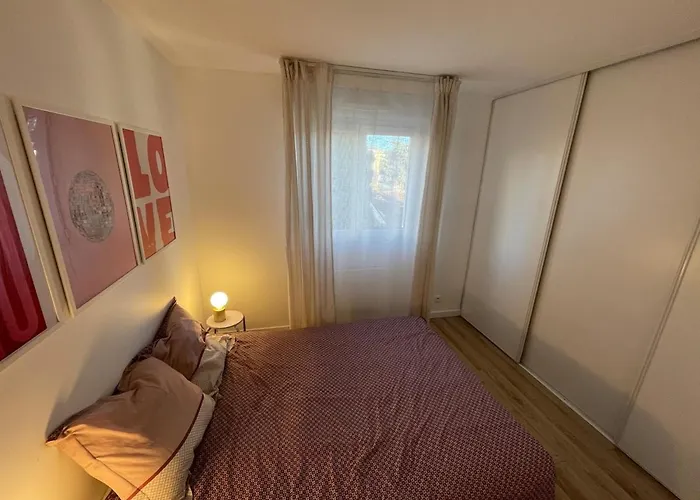 6 Personnes Proche Centre * Сен-Рафаэль